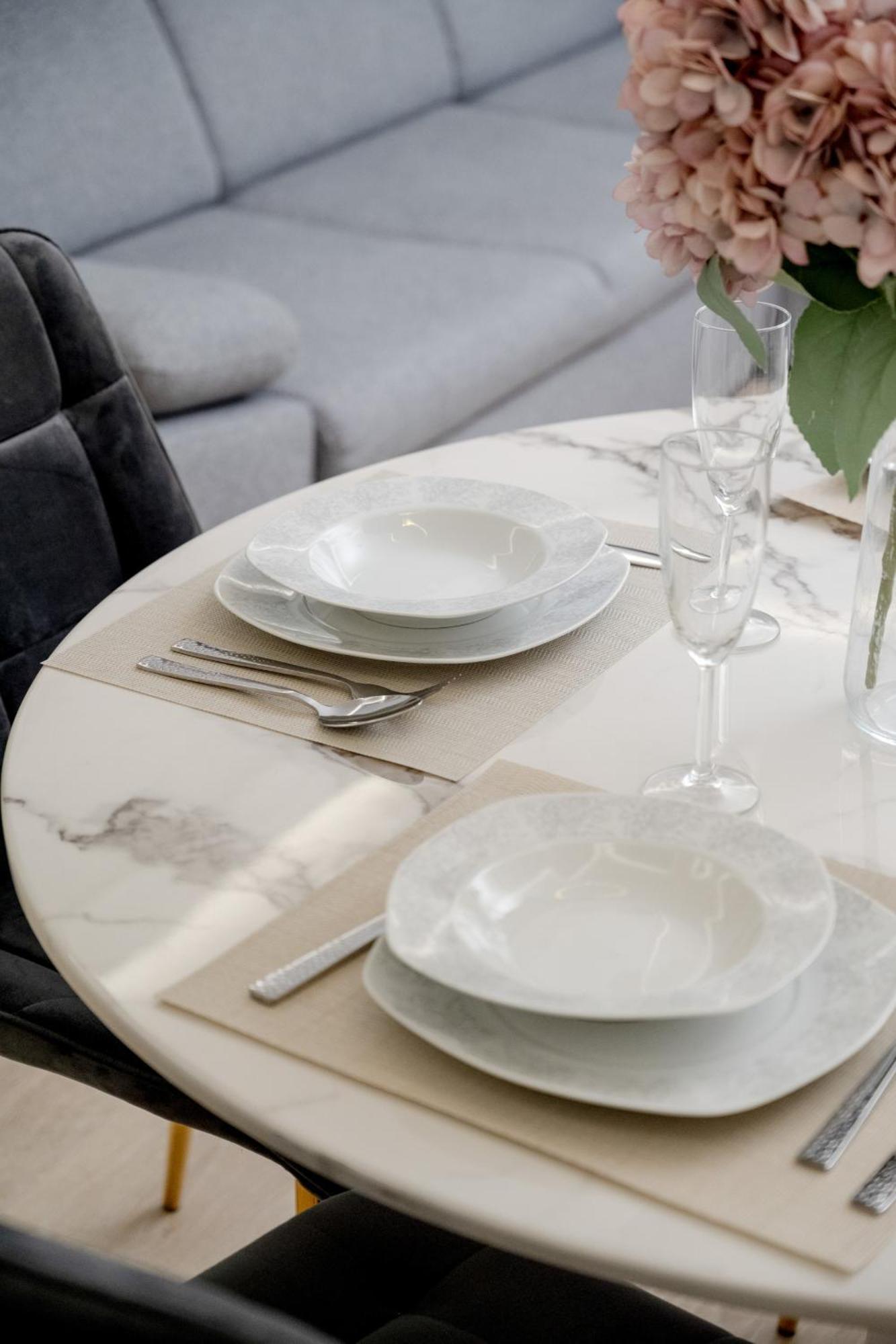 Elegant Apartment With Balcony By The Oder River In Wroclaw By Renters Prestige エクステリア 写真