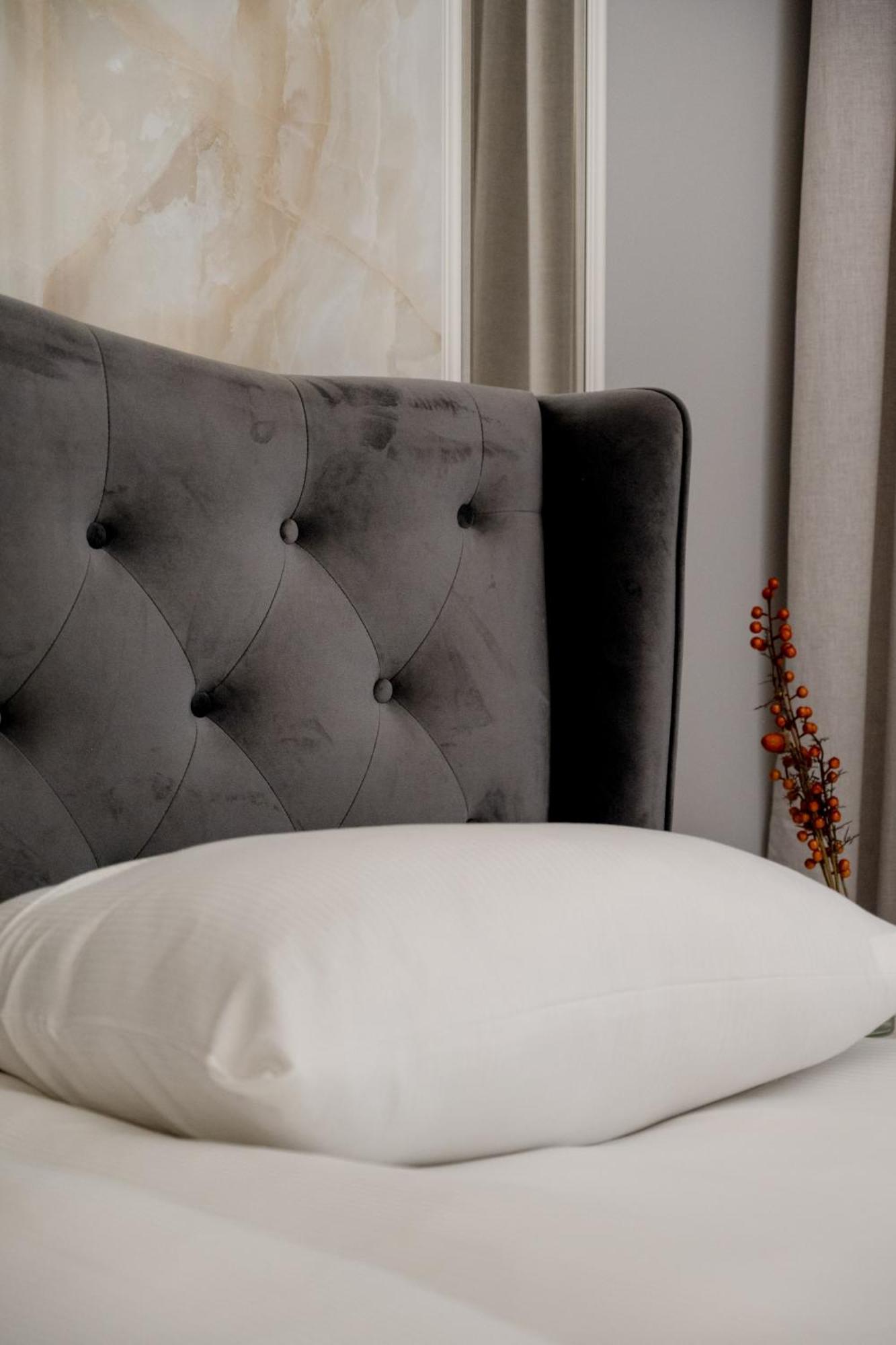 Elegant Apartment With Balcony By The Oder River In Wroclaw By Renters Prestige エクステリア 写真