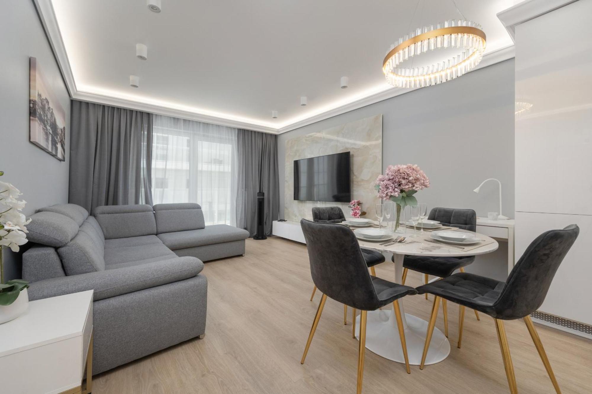 Elegant Apartment With Balcony By The Oder River In Wroclaw By Renters Prestige エクステリア 写真