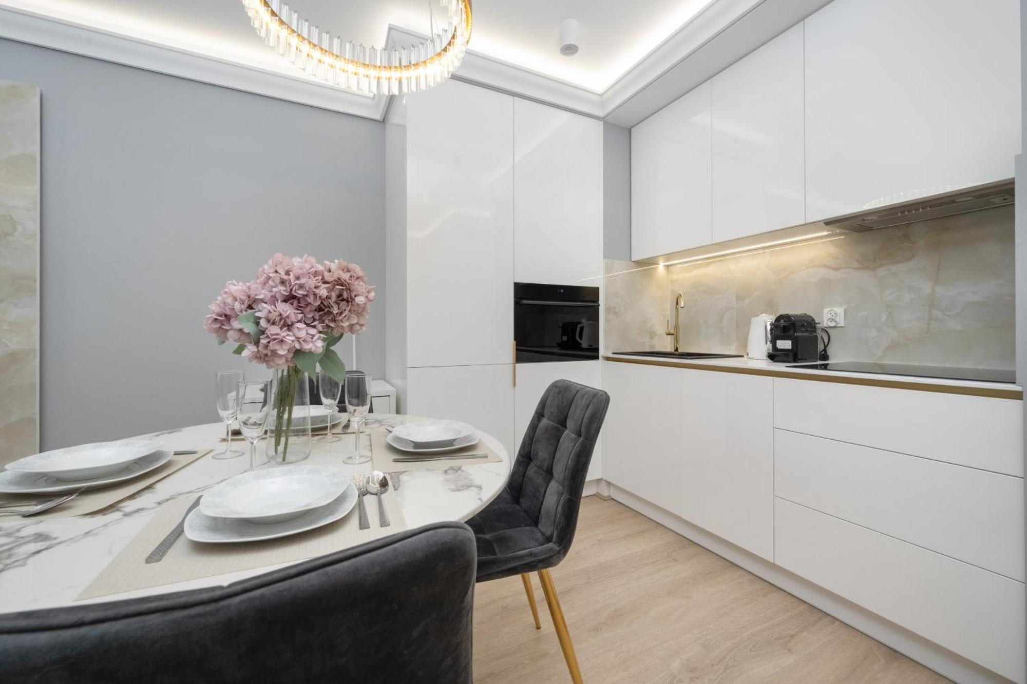 Elegant Apartment With Balcony By The Oder River In Wroclaw By Renters Prestige エクステリア 写真