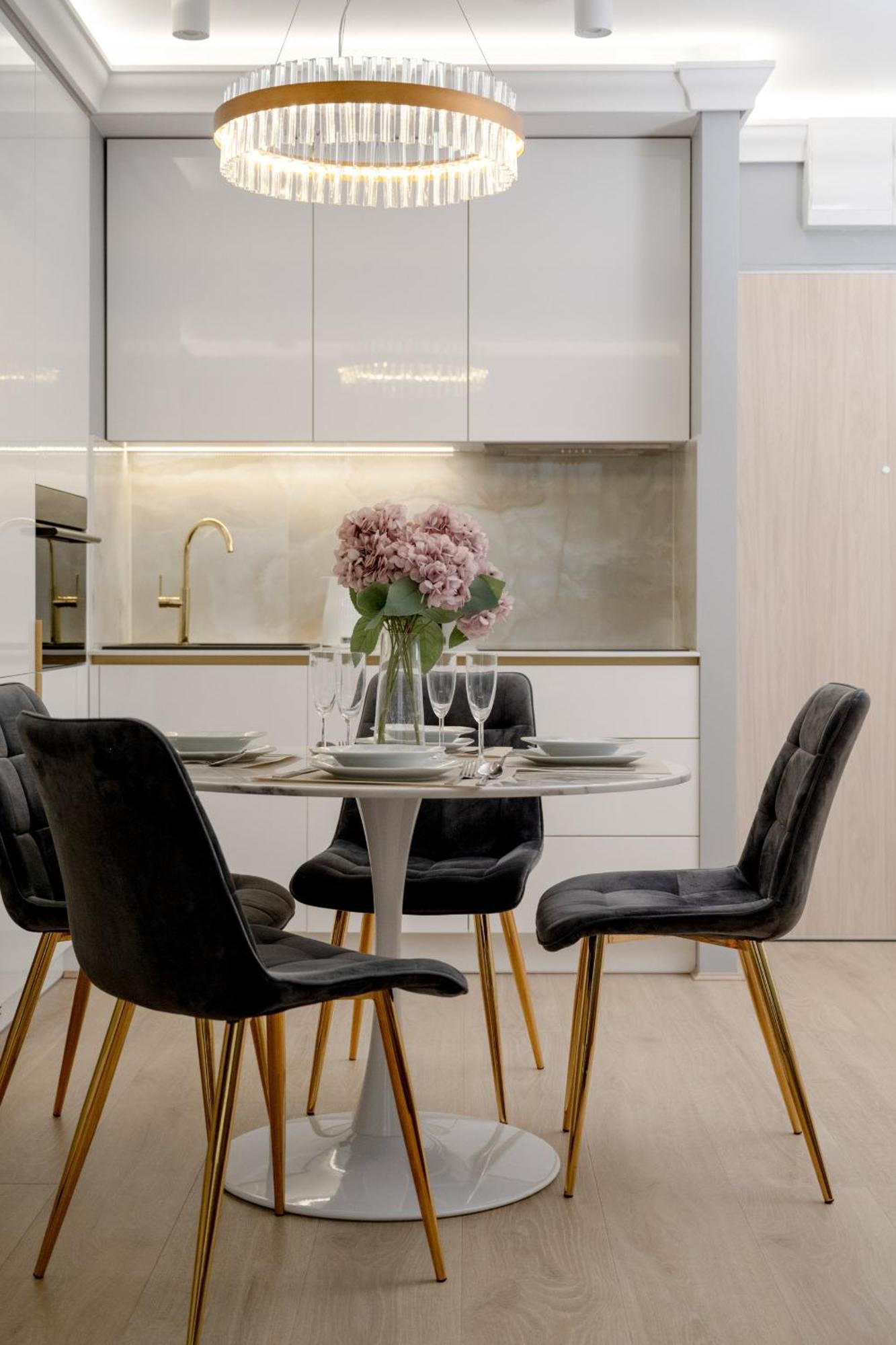 Elegant Apartment With Balcony By The Oder River In Wroclaw By Renters Prestige エクステリア 写真