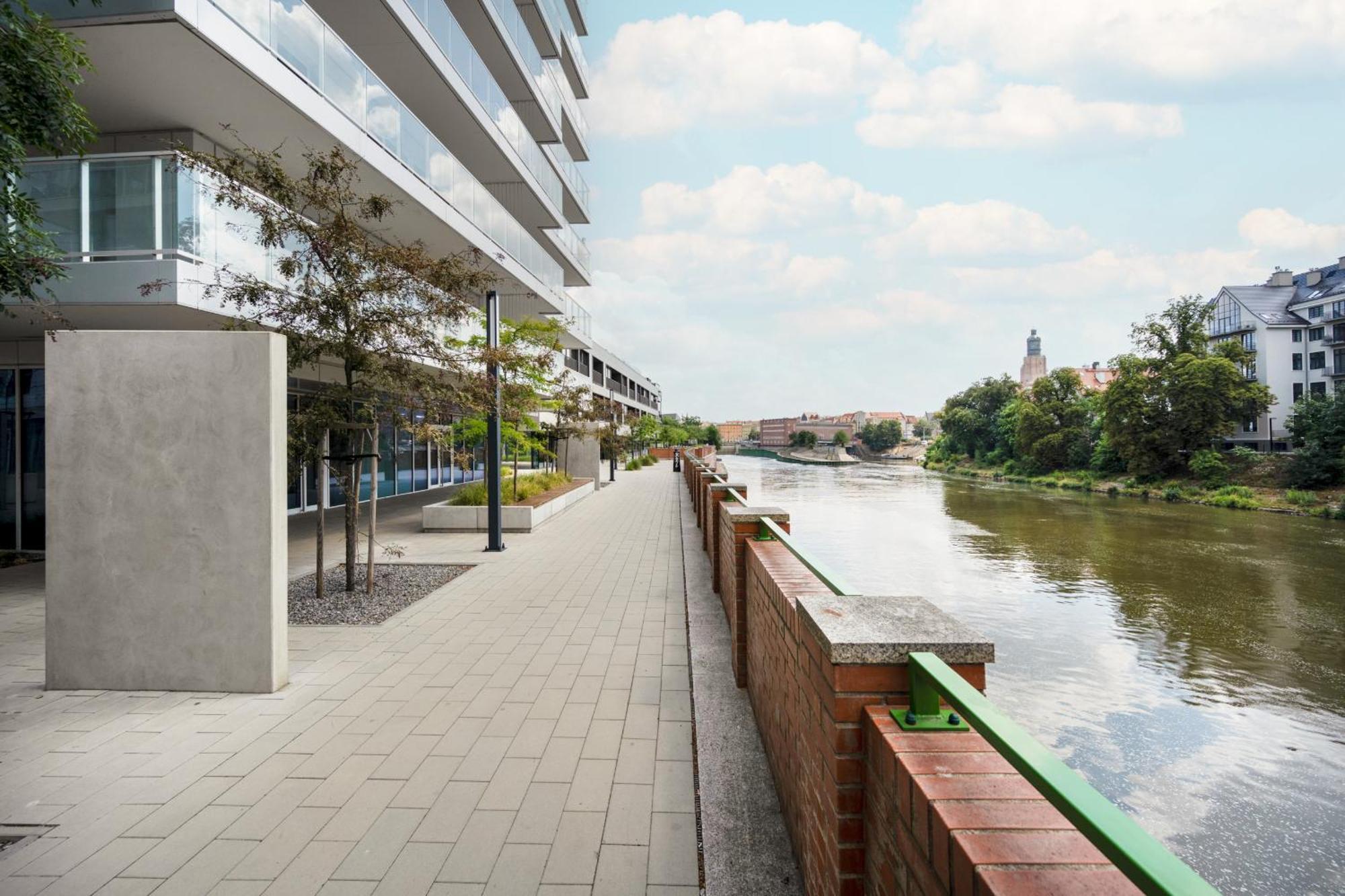 Elegant Apartment With Balcony By The Oder River In Wroclaw By Renters Prestige エクステリア 写真